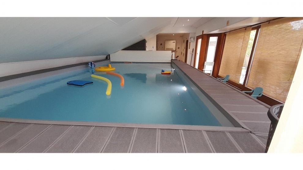Piscine privée couverte chauffée