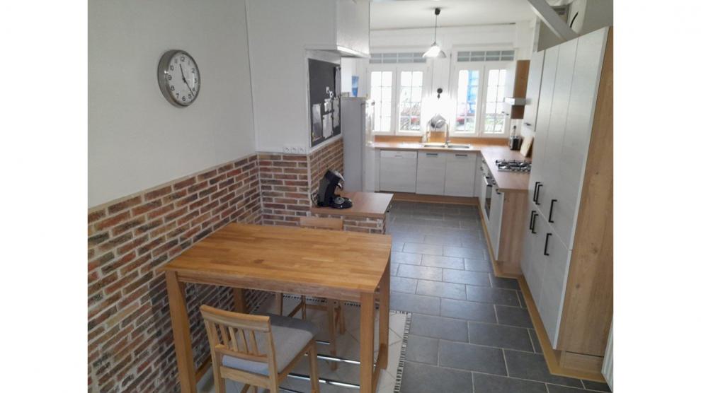 Cuisine table cuisson lave-vaisselle four frigo américain vaisselle