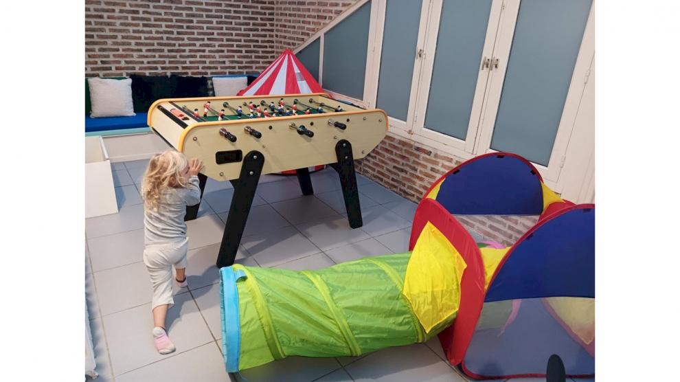 Véranda jeux babyfoot coin à manger 